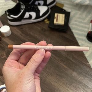 Pink Nude shade Lip liner